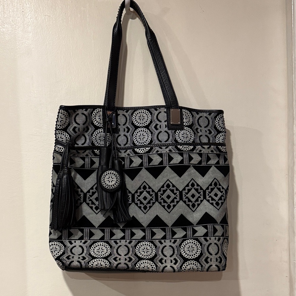 Isabella Fiore Black and Gray Patterned Tote